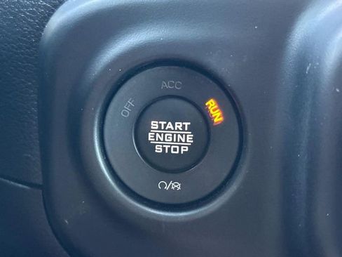 Used 2021 Jeep Gladiator Overland image 27