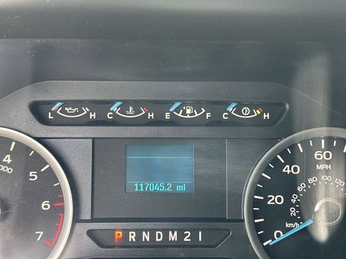 Used 2017 Ford F150 XLT RWD image 4