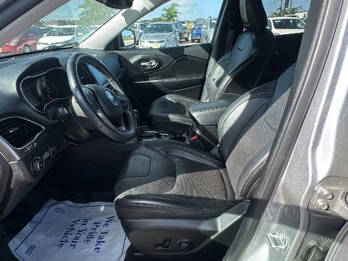 Used 2019 Jeep Cherokee Limited AWD/4WD image 9