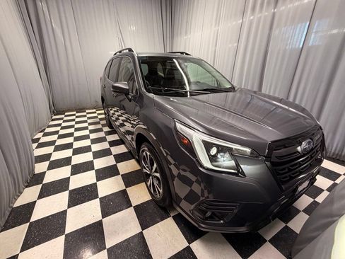Used 2023 Subaru Forester Limited AWD/4WD image 3