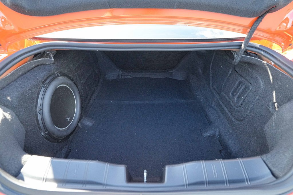 Used 2019 Chevrolet Camaro ZL1 RWD image 19