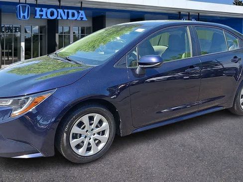 Used 2021 Toyota Corolla LE w/ Carpet Mat Package (TMS) FWD image 4