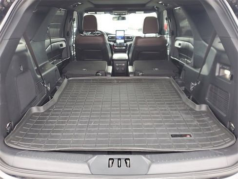 Used 2021 Ford Explorer Platinum w/ Equipment Group 601A image 7