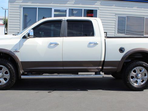 Used 2018 RAM 2500 Laramie w/ Convenience Group AWD/4WD image 3