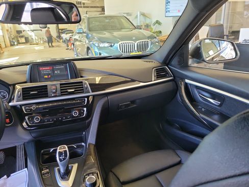Used 2018 BMW 330i xDrive Sedan image 19