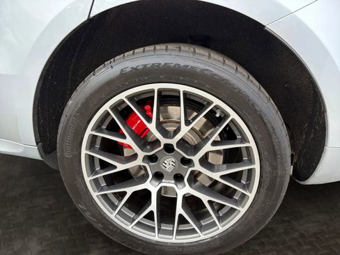 Used 2017 Porsche Macan Turbo AWD/4WD image 41