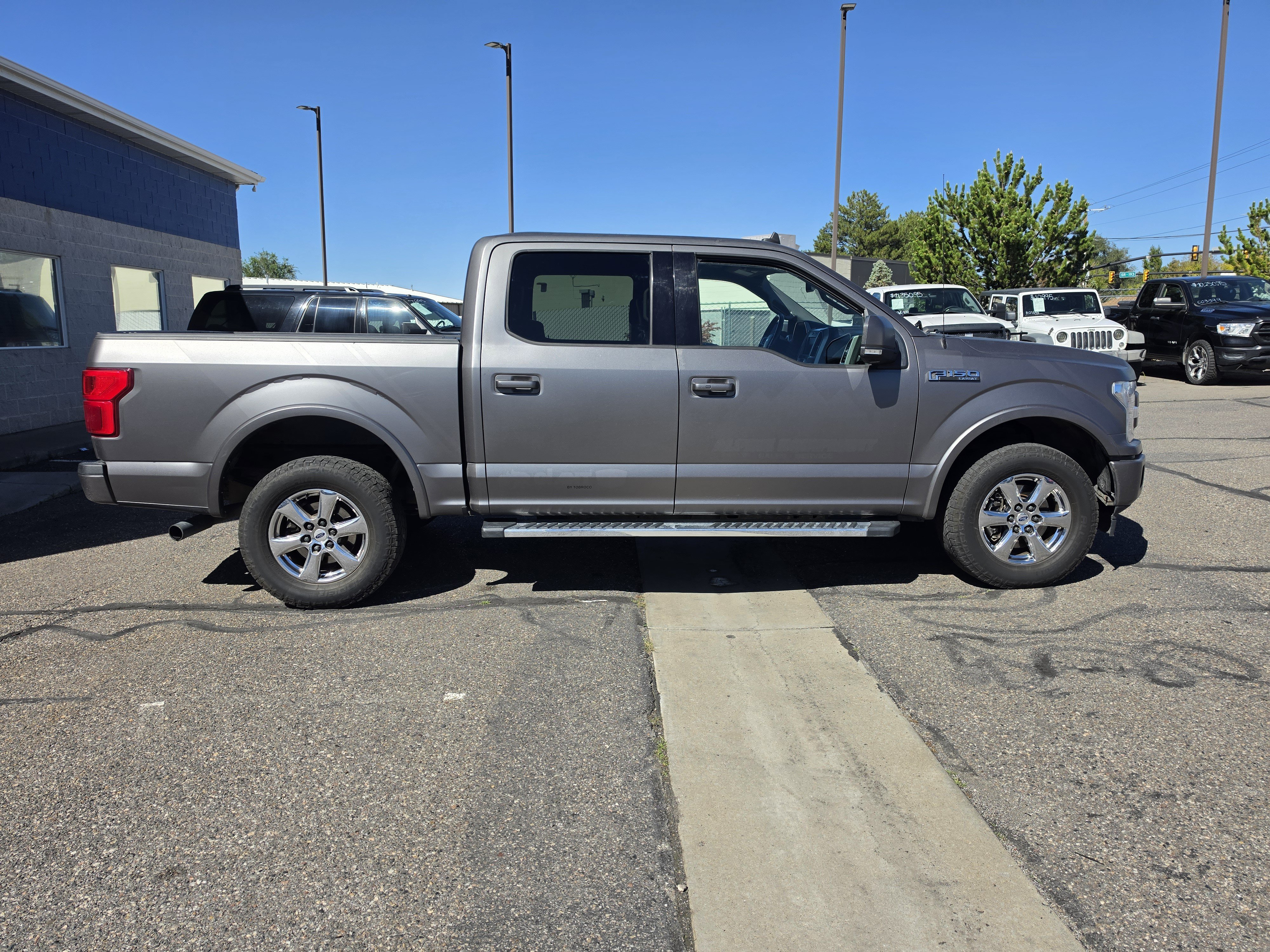 Used 2019 Ford F150 Lariat w/ Equipment Group 502A Luxury AWD/4WD image 8
