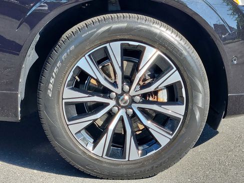 Certified 2024 Volvo XC60 B5 Plus w/ Protection Package Premier AWD/4WD image 8