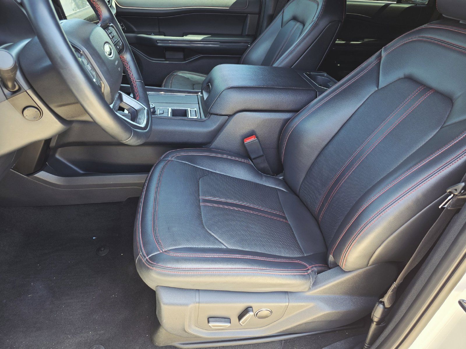 Used 2023 Ford Expedition Limited RWD image 12