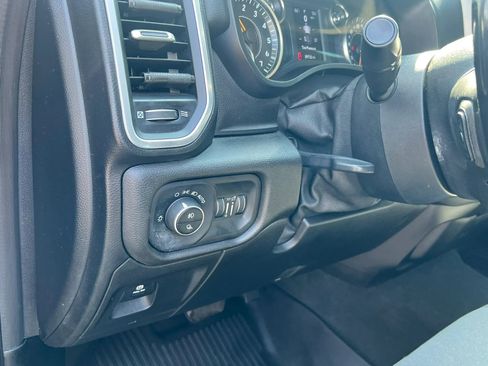 Used 2019 RAM 1500 Big Horn AWD/4WD image 12