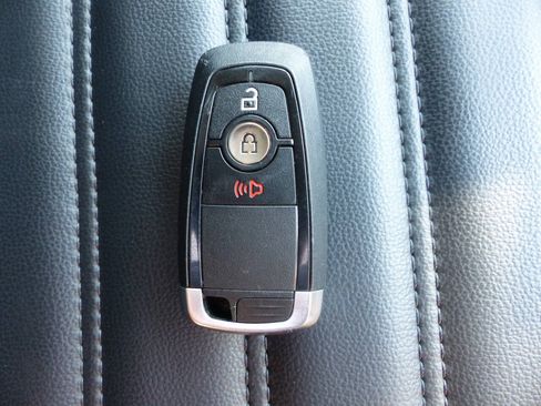 Used 2024 Ford Edge SEL AWD/4WD image 45