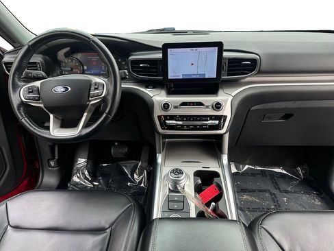 Used 2021 Ford Explorer XLT w/ Equipment Group 202A image 10