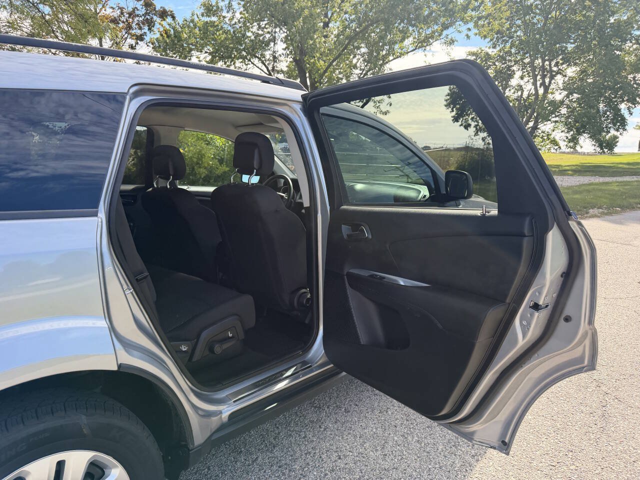 Used 2018 Dodge Journey SE w/ Mopar All Weather Group FWD image 22