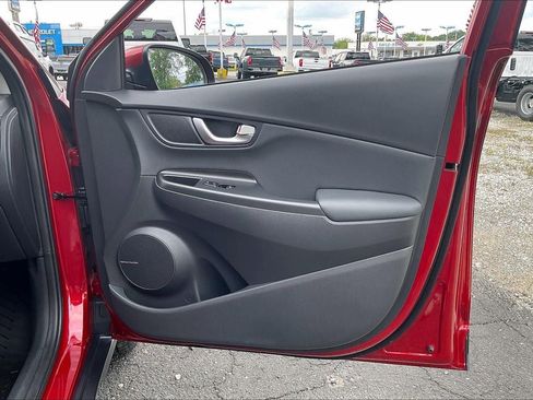 Used 2023 Hyundai Kona Limited AWD/4WD image 26