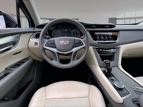 Used 2022 Cadillac XT5 Premium Luxury FWD image 5