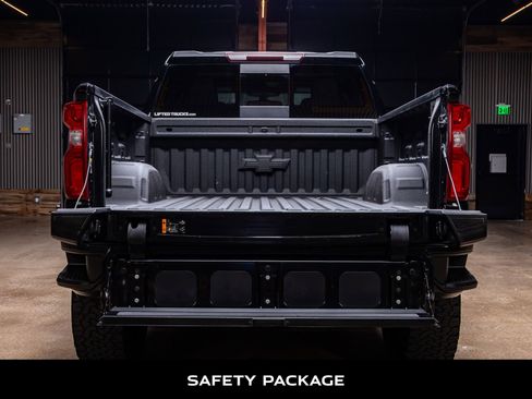 Used 2021 Chevrolet Silverado 1500 LT Trail Boss w/ Convenience Package II image 8