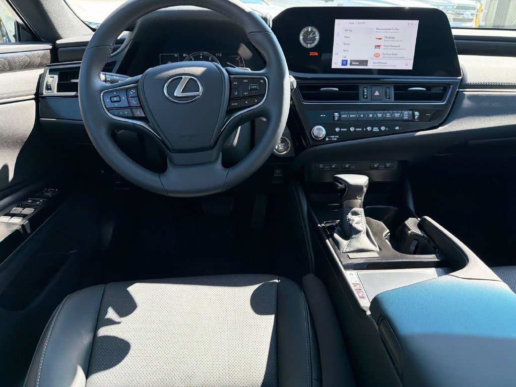 Used 2023 Lexus ES 350 w/ Premium Package FWD image 15