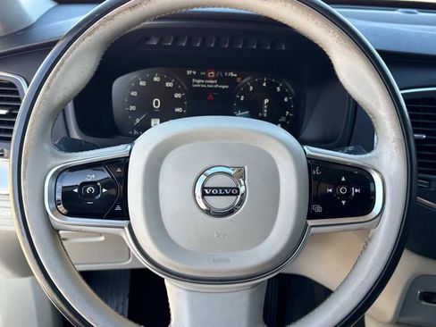 Used 2017 Volvo XC90 T6 Momentum w/ Vision Package image 25