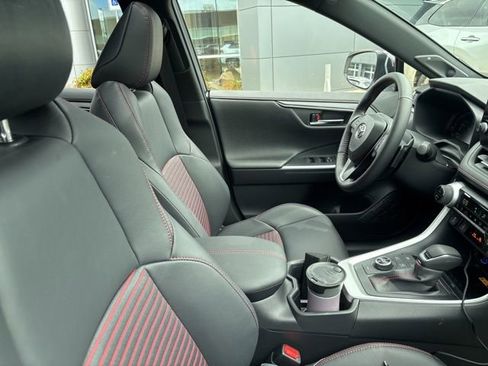 Used 2025 Toyota RAV4 XSE w/ Weather Package AWD/4WD image 13