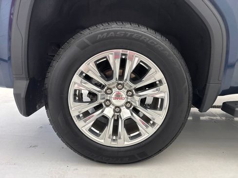 Used 2022 GMC Sierra 1500 Denali w/ Technology Package AWD/4WD image 9