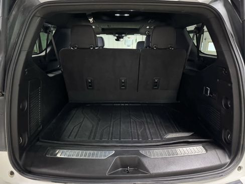 Certified 2023 Chevrolet Suburban High Country image 14