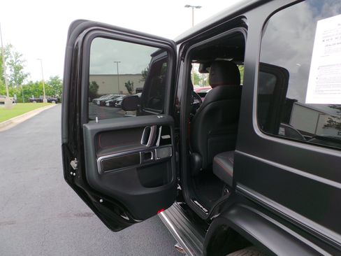 Used 2025 Mercedes-Benz G 63 AMG 4MATIC w/ Manufactur Interior Package image 43