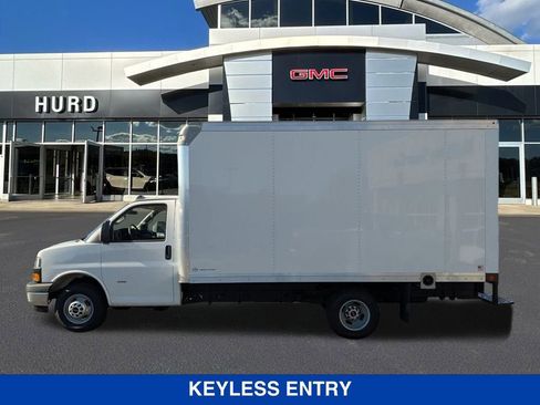 New 2025 GMC Savana 3500 Work Van w/ Power Convenience Package image 7