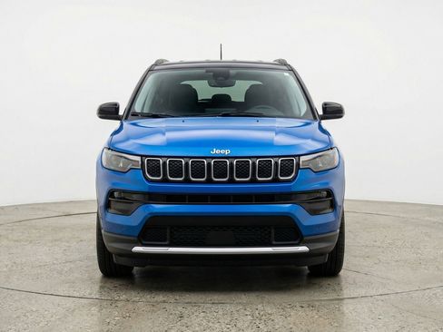 Used 2025 Jeep Compass Limited image 2