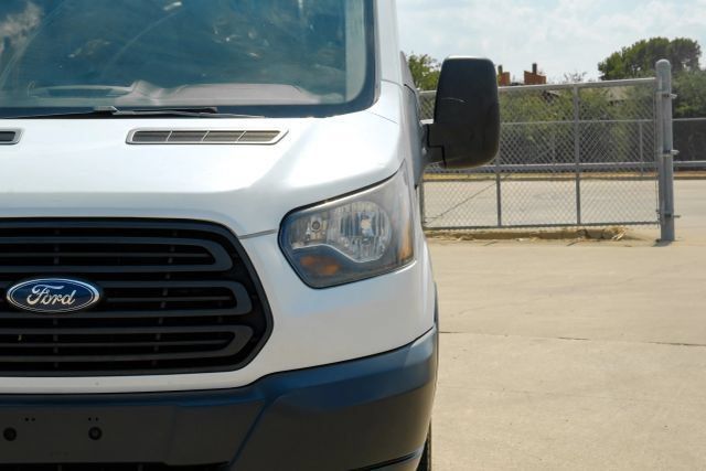 Used 2018 Ford Transit 250 130 Medium Roof RWD image 45