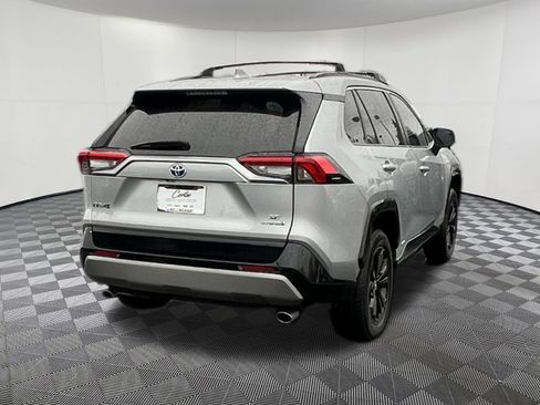 Used 2024 Toyota RAV4 SE image 6