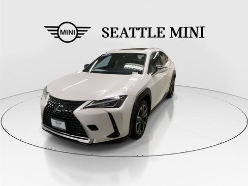 Used 2019 Lexus UX 250h w/ Premium Package AWD/4WD image 4