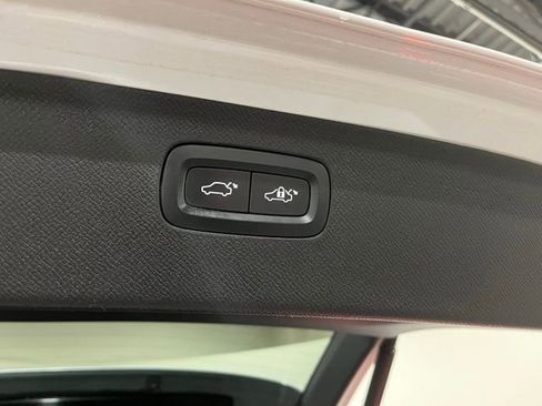 Used 2020 Volvo XC90 T5 Momentum w/ Protection Package image 39