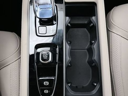 New 2026 Volvo XC90 T8 Plus w/ Protection Package Premier AWD/4WD image 12