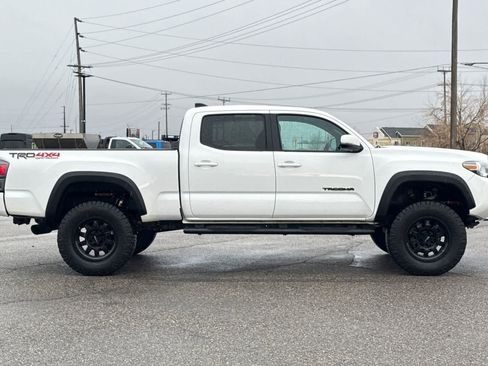 Used 2020 Toyota Tacoma TRD Off-Road image 8