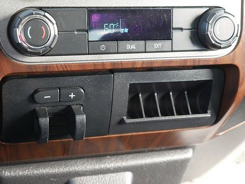 Used 2011 Ford F250 Lariat w/ Chrome Pkg image 38