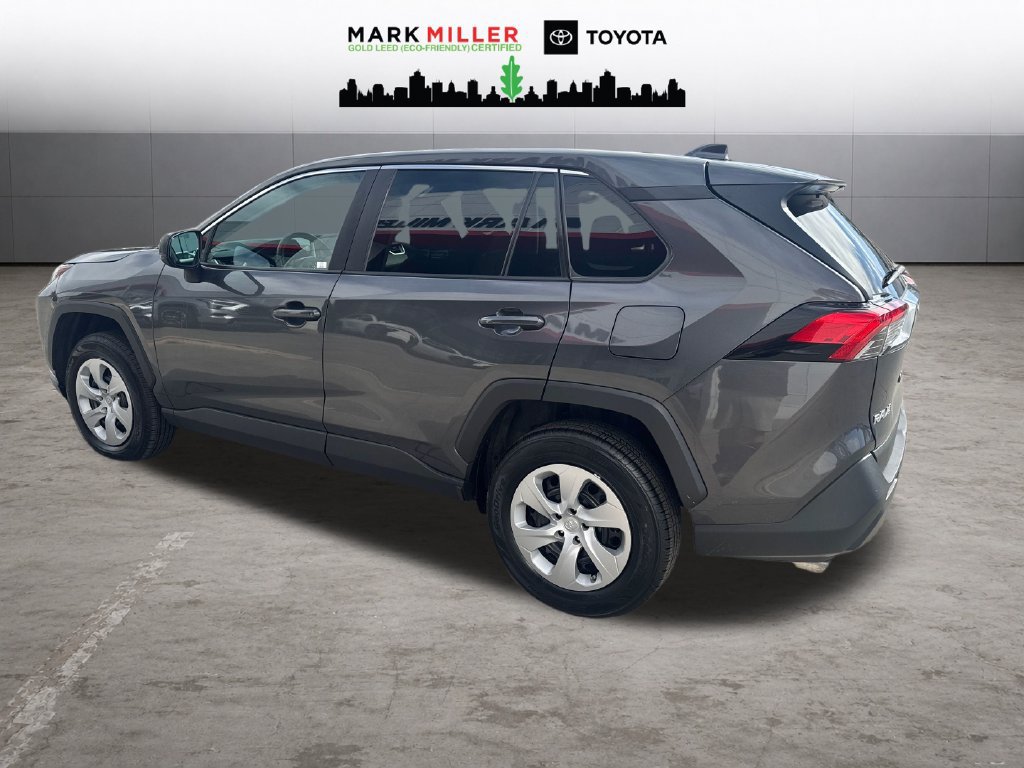 Used 2024 Toyota RAV4 LE AWD/4WD image 3