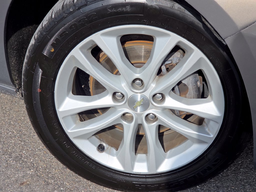 Used 2018 Chevrolet Malibu LT w/ Driver Confidence Package FWD image 17