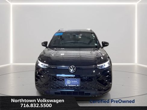 Certified 2025 Volkswagen Tiguan SE R-Line AWD/4WD image 4