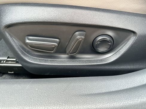 Used 2023 Toyota Camry SE image 17