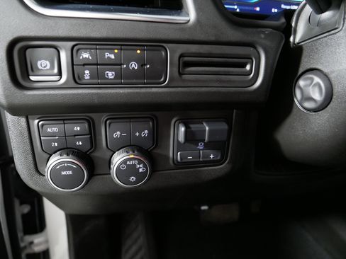 Used 2024 Chevrolet Tahoe LT w/ LT Signature Package AWD/4WD image 26