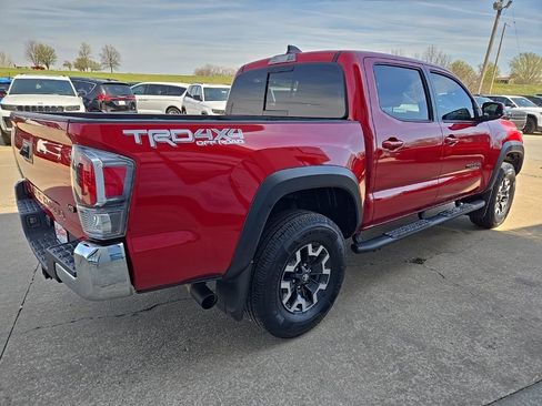 Used 2022 Toyota Tacoma TRD Sport AWD/4WD image 11