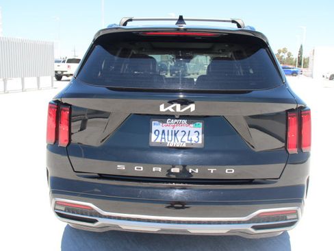 Used 2022 Kia Sorento SX FWD image 4