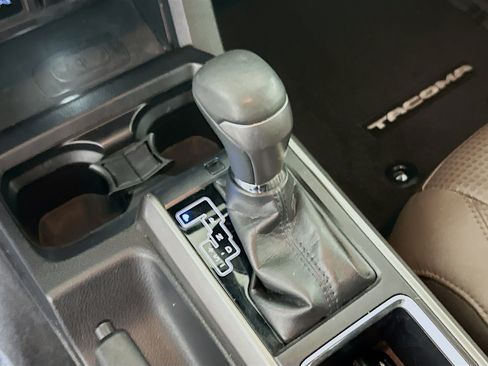 Used 2019 Toyota Tacoma Limited RWD image 21