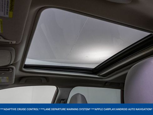 Used 2023 Subaru Forester Premium image 7