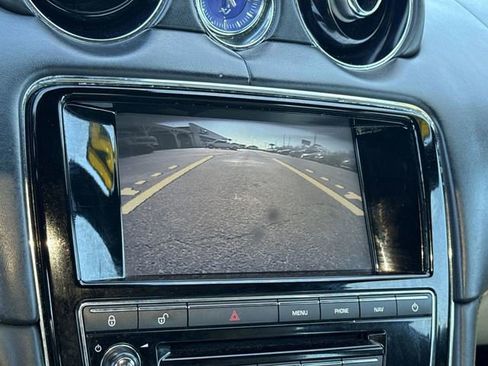 Used 2012 Jaguar XJ image 33