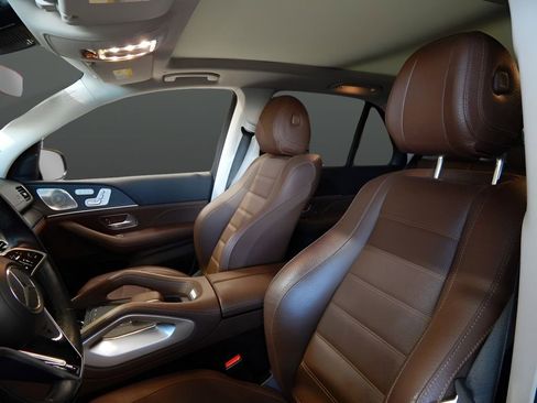 Used 2024 Mercedes-Benz GLE 350 4MATIC w/ AMG Line Exterior image 17
