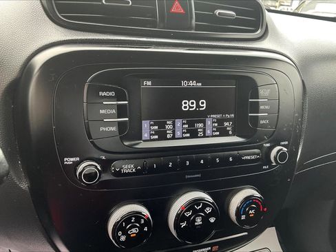 Used 2017 Kia Soul FWD image 14