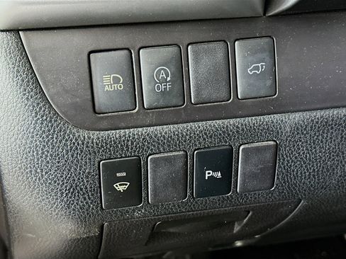 Used 2018 Toyota Highlander Limited w/ Carpet Mat Package (TMS) image 17