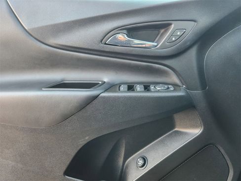 Used 2023 Chevrolet Equinox LT image 19