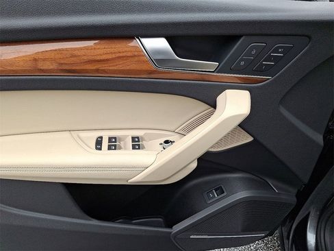 Used 2022 Audi Q5 2.0T Premium Plus image 12